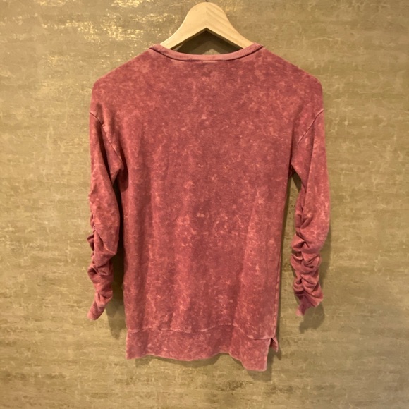 Ruched Sleeve Top by Freshman 1996 - Picture 3 of 5